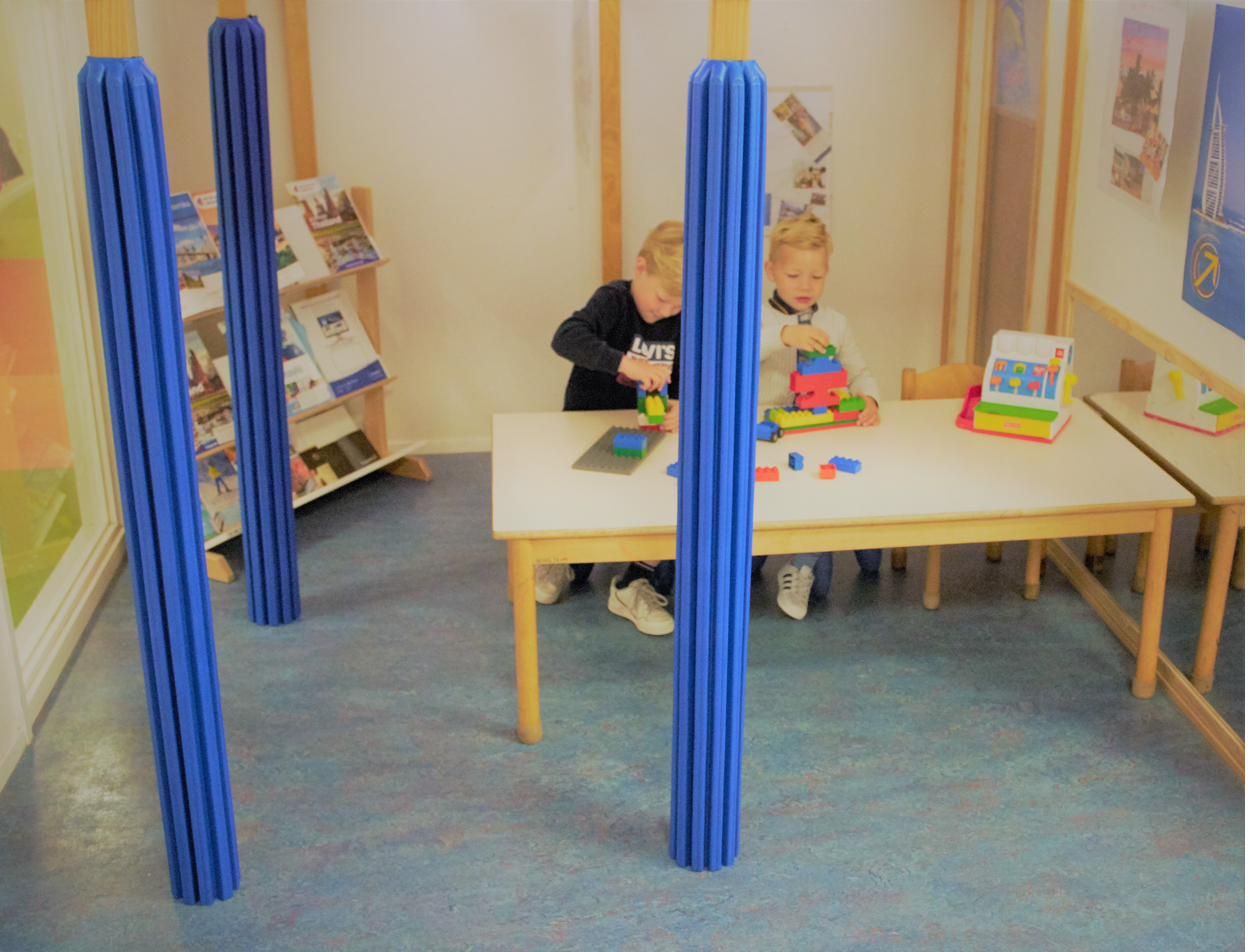 Protection de poteau dans une salle de jardin d'enfants